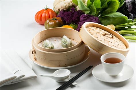 Dim sum is a style of traditional cantonese cuisine that focuses on a variety of dishes such as dumplings, rice noodles, meats, and stir fried vegetables. Green Queen Foodie: Kee Club launches a new dim sum menu ...