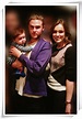 Iain DeCaestacker and Elizabeth Henstridge and a baby! =) | Agentes da ...
