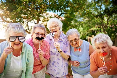 Fun Activities For Seniors In Assisted Living Blog Seniorlivingu