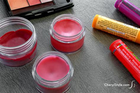 Lip stains look more glamorous than lipsticks, and give a subtle touch to your looks. DIY lip stain - Everyday Dishes