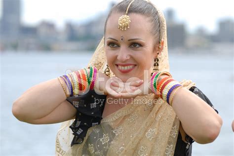 인도 드레스와 러시아 여자 스톡 사진 Freeimages