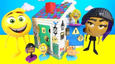 The Emoji Movie Doorbell House Playset Toy With Hi 5 Jailbreak Gene Mashem Hatchems Paw