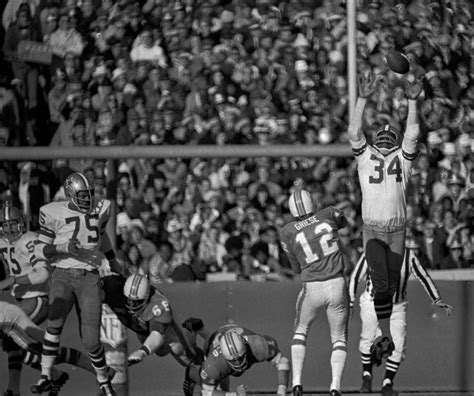 16 Vintage Football Photos That Will Get You Pumped For The Super Bowl