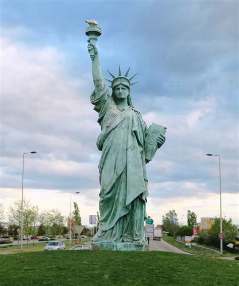 Fotos Gratis Monumento Estatua De La Libertad Punto De Referencia
