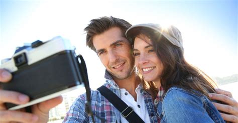 Tips And Ideas To Click The Perfect Couple Selfie The Brunette Diaries