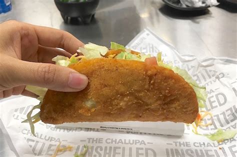 Heres How Taco Bell Makes A Taco Shell Out Of Fried Chicken