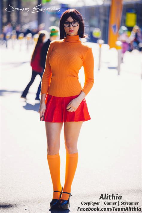 Character Velma Dinkley From Hanna Barberas Scooby Doo Cartoon Cosplayer Alithia