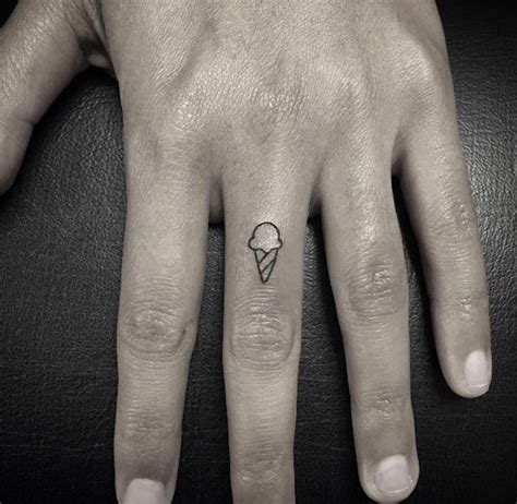 51 Tiny Tattoos Youre Going To Be Obsessed With Tiny