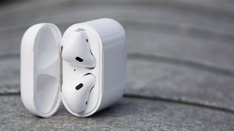 Guessing apple's name for its new products can be almost as if these new earbuds sit in between the existing airpods and the airpods pro in terms of features and/or price and especially if apple decides to keep all three in the lineup release date. 丢了一只的 AirPods，这样还能继续用 | 爱范儿