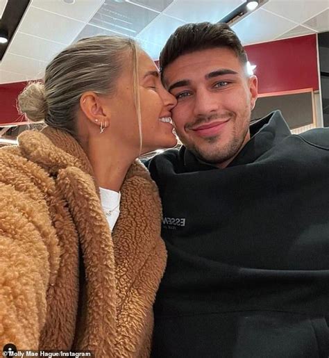 Tommy Fury Surprises Girlfriend Molly Mae Hague With Trip To New York