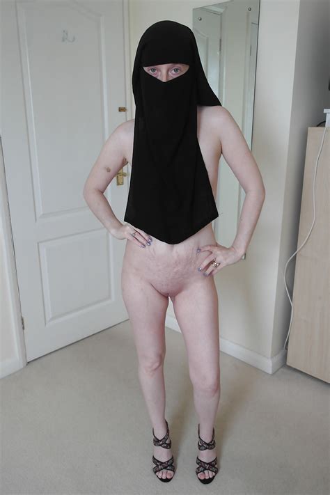 British Wife Naked In Black Niqab Photo X Vid Com