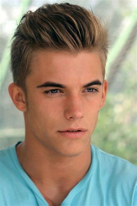 34 Cool Hairstyles For Teenage Guys In 2020 Macho Styles Young Mens