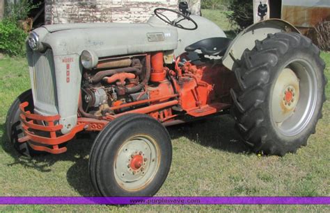 Ford 800 Tractor In Derby Ks Item 9065 Sold Purple Wave