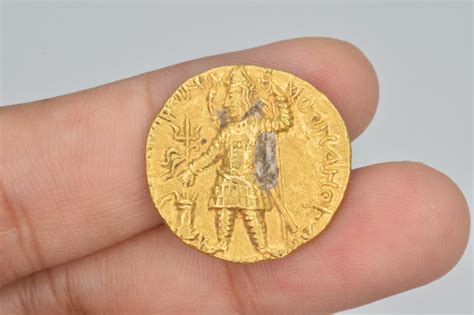 Ancient Gold Coin India Kushan Vasudeva I Gold Dinar With 3 Headed Siva R