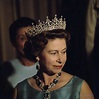 Elizabeth II: 5 fatos singulares sobre a célebre rainha britânica