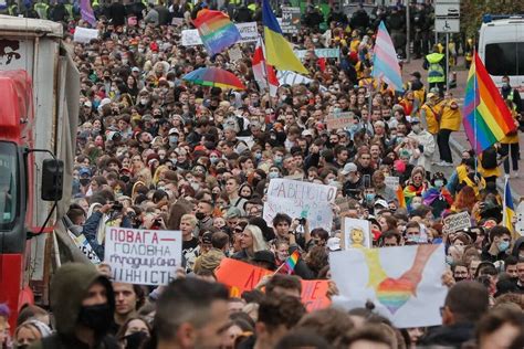 War Spurs Ukrainian Efforts To Legalize Same Sex Marriage Iwmf