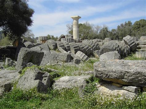Die statue des zeus von olympia. Temple of Zeus in Olympia - Wikimedia Commons