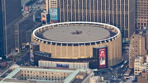 Demuelen El Madison Square Garden La 97 Radio Fueguina