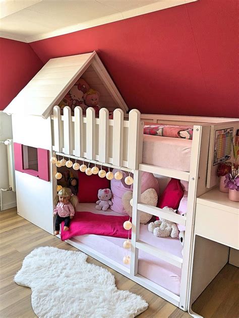 Wie sie das stabile hochbett selber bauen zeigt diese anleitung schritt für schritt. Selbstgebautes Hochbett - Haus | Bett kinderzimmer ...