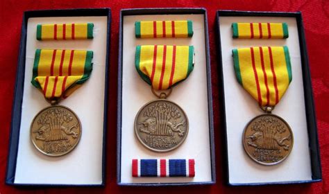 Lot Of 3 Vietnam Service Medalribbon In Box