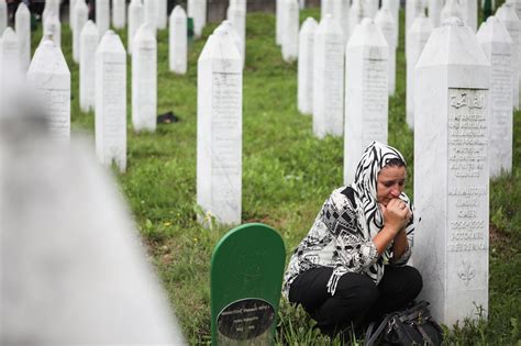 The city was declared a safe haven for people in the area when ethnic cleansing was going on around. Zie onder ogen dat Srebrenica uiting was van moslimhaat - NRC