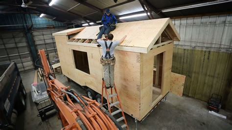 Building an inviting and impressive house is a complex project and one of the first steps is choosing the shape and the exterior look. How to Build and Frame a Tiny House Roof: Ana White Tiny ...