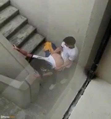 Rapid N Al Pie De Las Escaleras Pornoreino Com