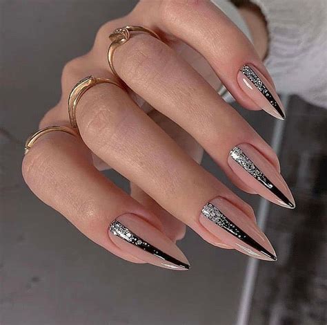 [updated] 40 pointy nail ideas for 2021