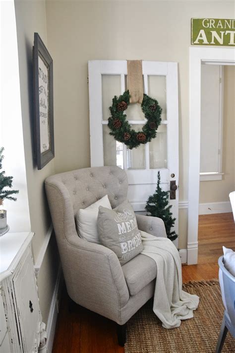 Diy dine well wall sign. Simple Rustic Christmas Dining Room Decor - Liz Marie Blog