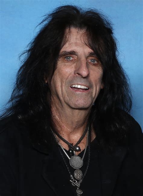 @beastoblanco @ryanroxie @hurricanenita @disvicious1 @glen_sobel. Alice Cooper - Wikipedia