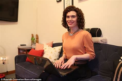Texas Trans Models Ex Pays For 60k Gender Reassignment Daily Mail