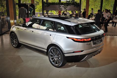 Choose from five velar models and two distinct body styles, each offering unique personality and additional features. Range Rover Velar Malaysia Price 2019