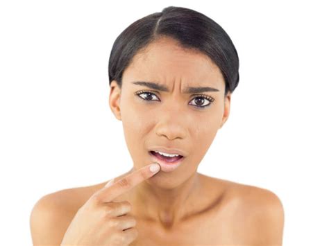 15 Natural Remedies To Treat Dark Lips At Home