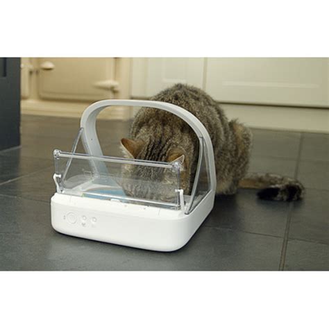 The feeder has a lid that stays closed at all times blocking the food that can only be accessed by the assigned cat through its microchip, either collar tag or implanted. SureFeed Microchip Cat Feeder with Bowls Mat & RFID Tag ...
