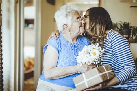 Learn authentic and impressive recommendations. Appropriate Gifts for Nursing Home Residents | LoveToKnow