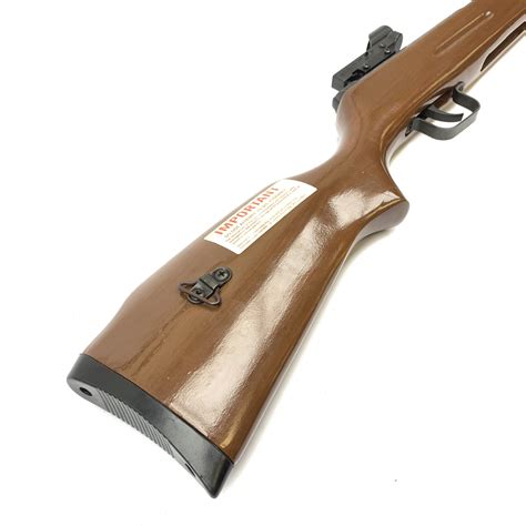 Bam 22 Air Rifle With Under Lever Action And Daisy Electronic Point Sight L103cm Overall In