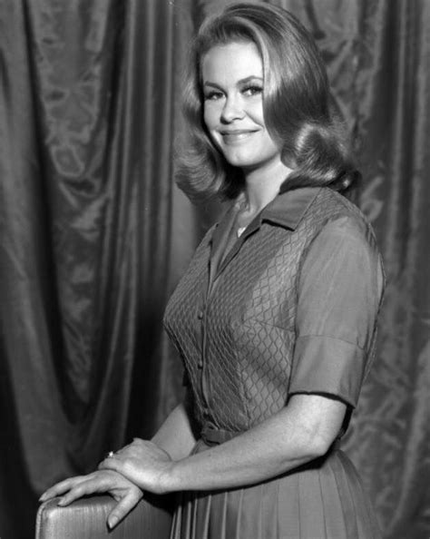 Beautiful Liz From Season One Bewitched Elizabeth Montgomery