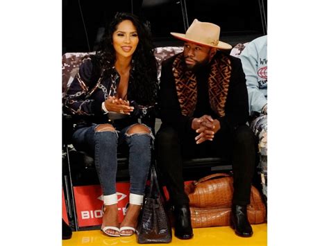 Who Is Gallienne Nabila The Model Spotted Getting Close With Floyd Mayweather At Nba Game
