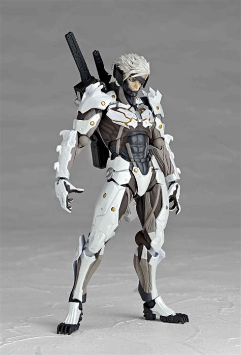 Metal Gear Rising Revengeance Raiden White Armor Version