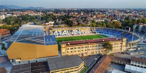 Gewiss stadium, la posa dei seggiolini. I pro e contro dell'emendamento "Sbloccastadi", spiegati ...