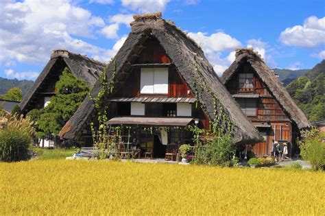 Idyllic Japanese village of Shirakawa-go not so idyllic ...