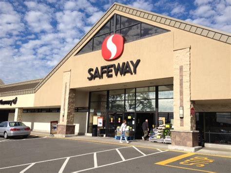 Known for its economical prices, the brand has introduced organic items, baby products, and pet food into its merchandise. Safeway at 3380 Lancaster Dr NE Salem, OR| Weekly Ad ...