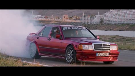 Maskvicha Mercedes Benz 190e Drift And Burnout Youtube