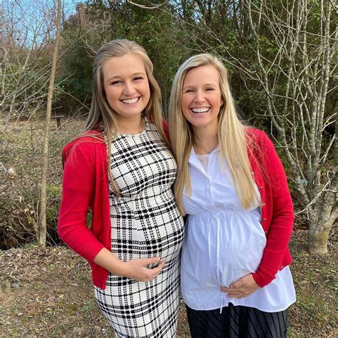 Kendra Duggar 22 And Sister Lauren 21 Look Like Twins In New Pic Just After Their Mom Gave