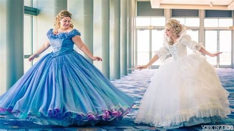 Cinderella And Fairy Godmother 2015 Cosplay At D23 Vestidos De Cenicienta Cenicienta Vestidos