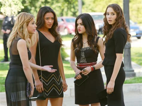 Mark 10 Years Of Pretty Little Liars With These 7 Iconic Moments