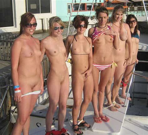 Diese Amateur Girls Brauchen Kein Bikini Für Den Strand