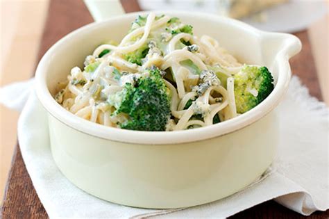 A rich and cheesy macaroni and cheese i had a can of campbell's cheddar cheese soup in my pantry so when i saw this recipe i had to give it a try. Gary Rhodes' Broccoli, Celery And Cheese Linguine Recipe | Campbell's Soup UK