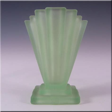 Bagley 1930 S Art Deco Uranium Glass Grantham Vase 334 1 £40 00 Art Deco Green Deco Blue