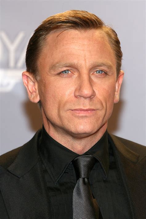 Daniel Craig Bond Actor Takes Time Out To Appeal For